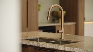 Выдвижной смеситель для кухни, с функцией распыления овощей, Lotis, цвет: бронза