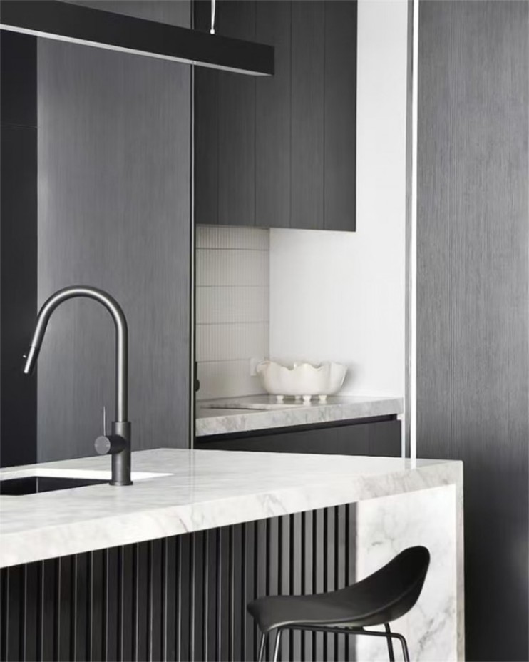 Выдвижной смеситель для кухни, с функцией распыления овощей, Lotis, цвет: черный