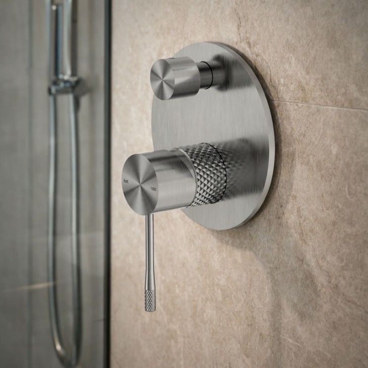 Смеситель для душа Lotis Santi 1018BMB встраиваемый на 2 потребителя, цвет black metal brass