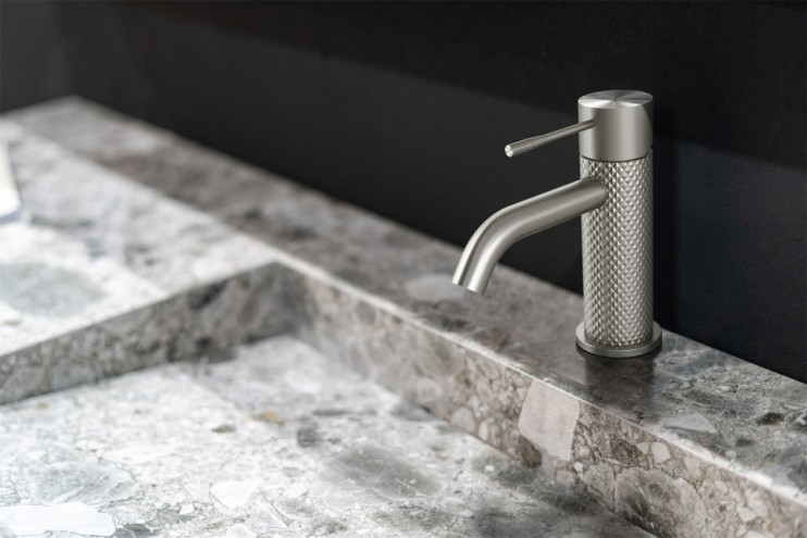 Смеситель для раковины Lotis Santi 1004BN brushed nickel