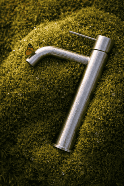 Смеситель для раковины Lotis Mone 1003BMB высокий цвет black metal brass