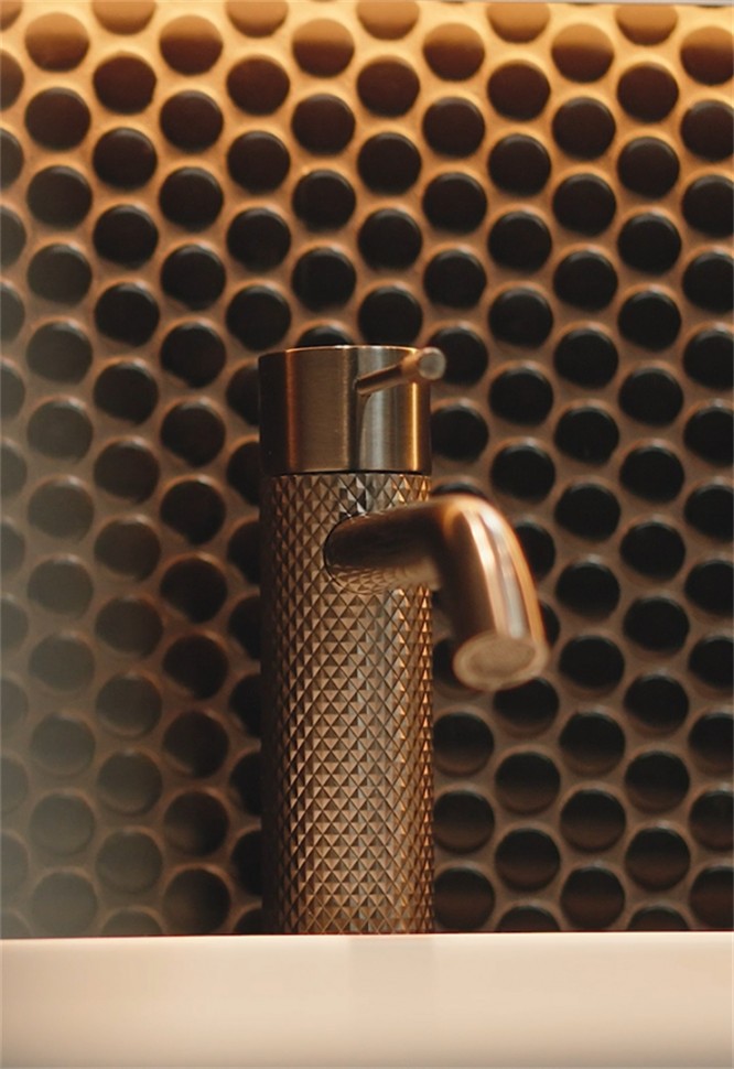 Смеситель для раковины Lotis Santi 1000CB высокий, cooper brushed