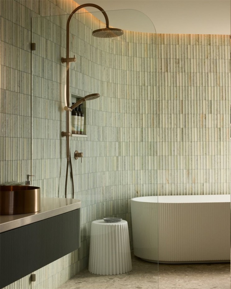 Душевая система с верхним душем и лейкой, Lotis, цвет: бронза