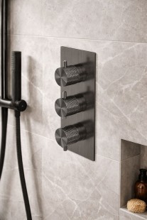 Смеситель для душа Lotis Santi 1026BMB с термостатом на 3 потребителя, цвет black metal brass